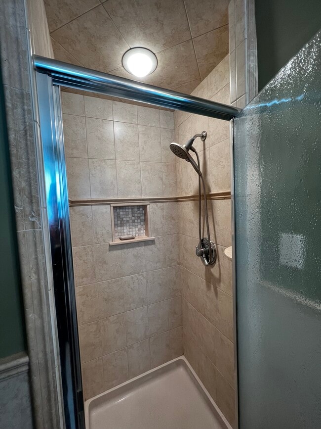 bathroom - 115 Beauvue Ter