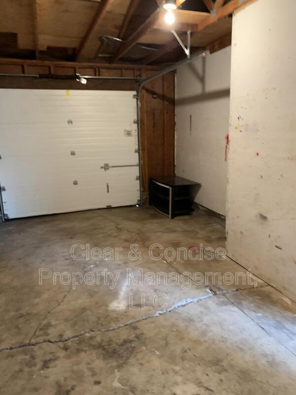 Building Photo - 2704 I Street #B