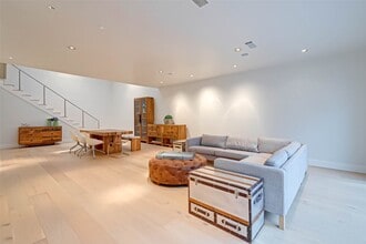 Building Photo - 39 River Hollow Ln