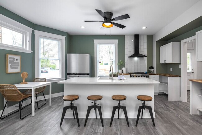 Building Photo - 2105 Burnet Ave