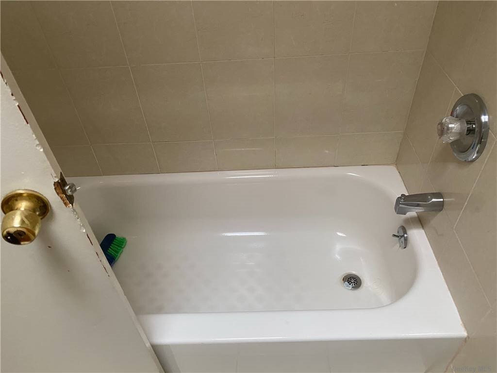 Foto del edificio - 10549 Flatlands 1st St