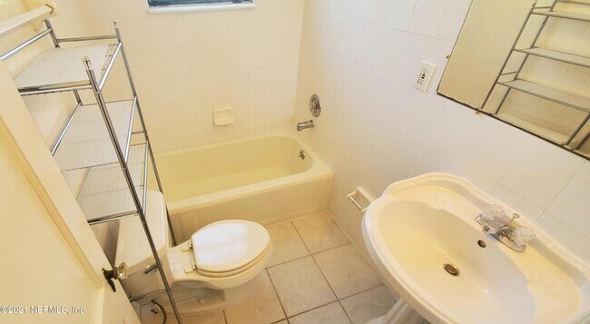 Foto del edificio - 1710 River Rd