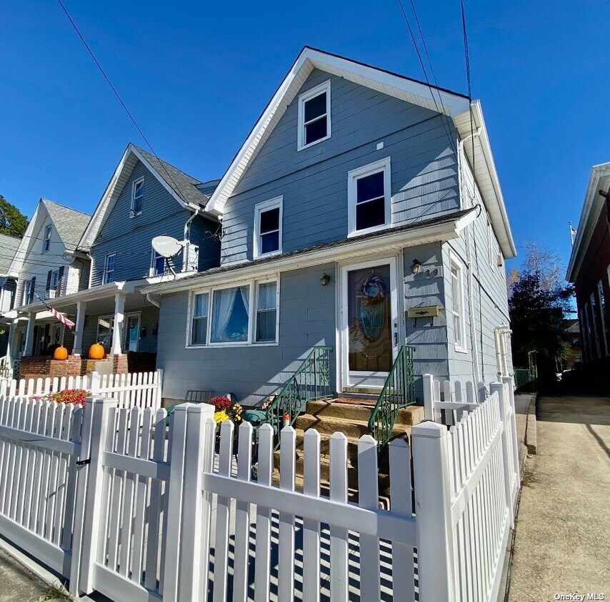 Primary Photo - 39 Maxwell Ave