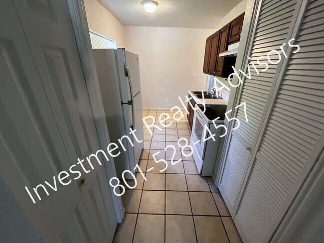 Building Photo - 1073 West 700 S