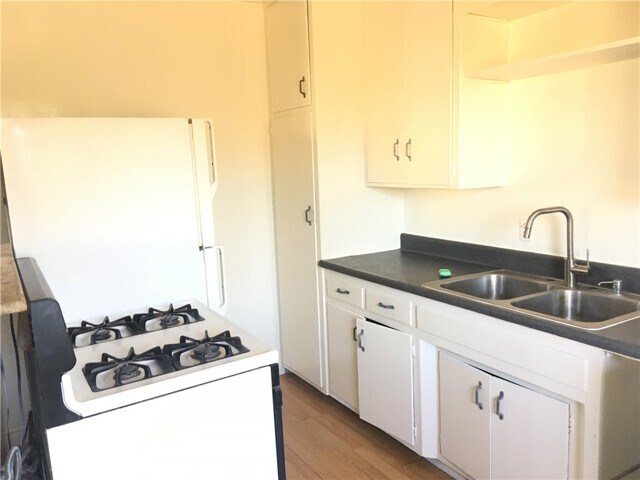 Foto del edificio - 680 W 18th St