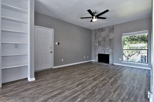 Building Photo - Tramor at the Oaks Apartments