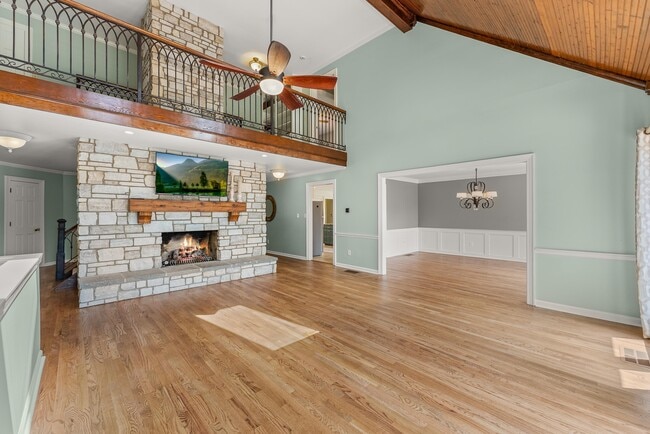 Foto del edificio - 9711 Pine Point Dr