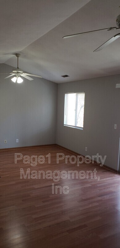 Primary Photo - 1040 Minns Dr