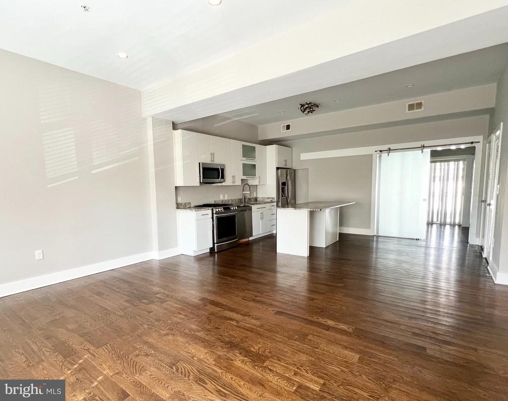 Foto principal - 1620 E St NE