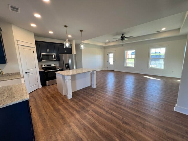 Building Photo - 308 Wolverine Way