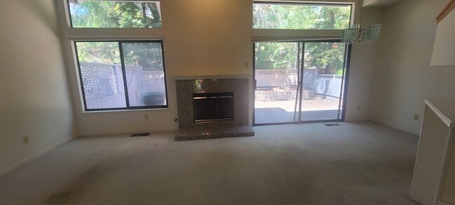 Building Photo - 211 Kingswood Ct
