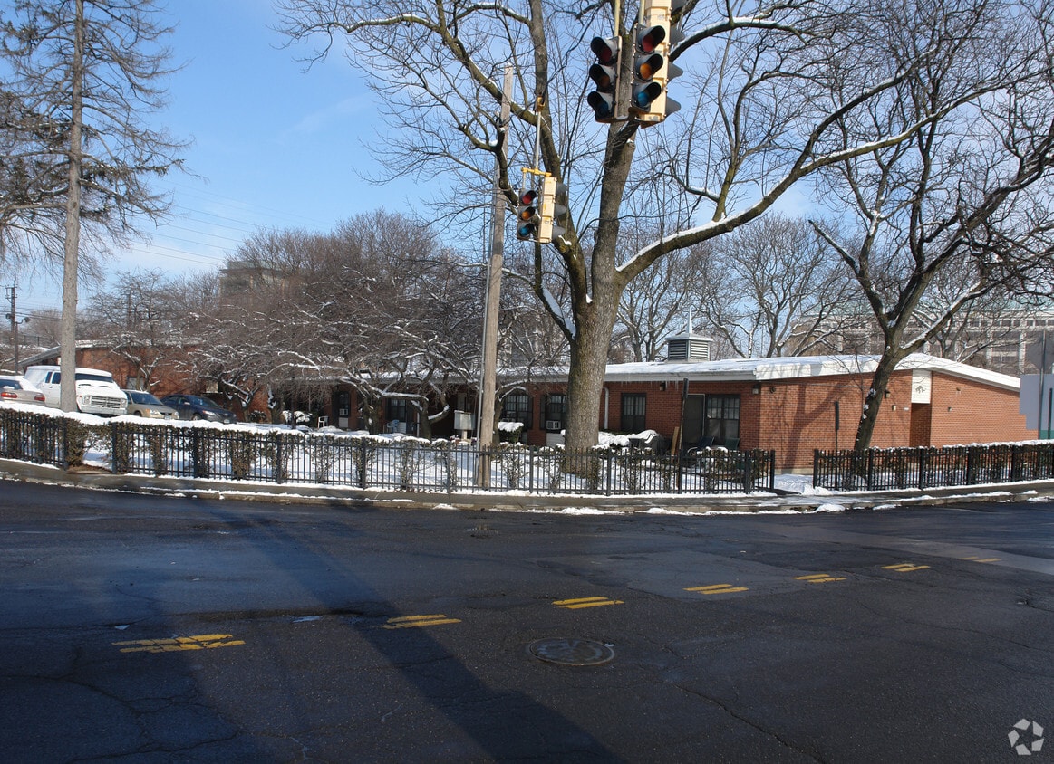 186 Greenwich Ave, Stamford, CT 06902 186 Greenwich Ave Stamford, CT