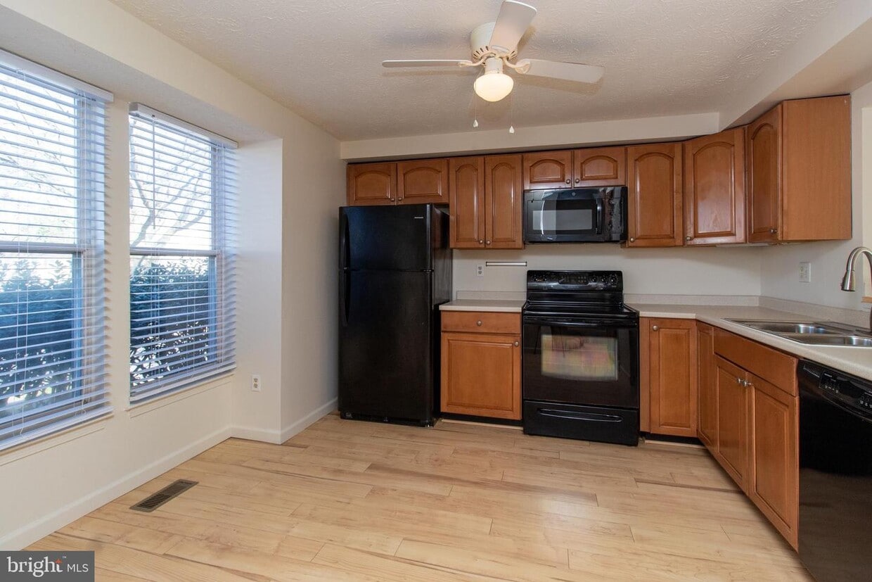 Primary Photo - 1200 Patriot Ln