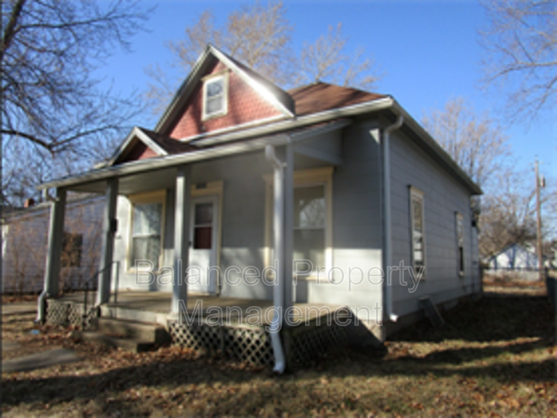 1021 NE Winfield Ave, Topeka, KS 66616 House Rental in Topeka, KS