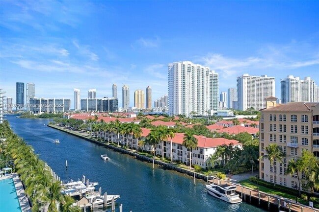 Foto del edificio - 2950 NE 188th St