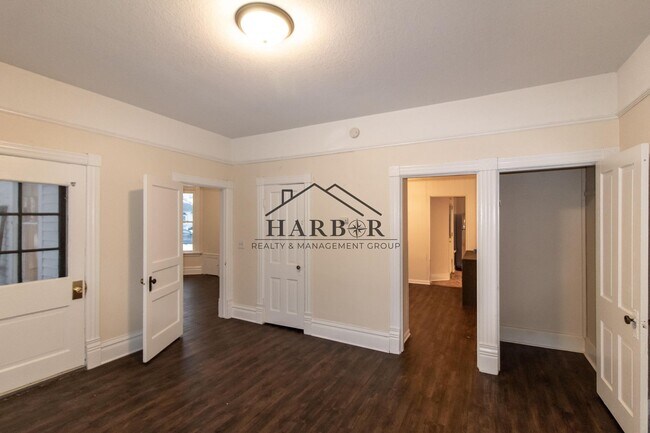 Foto del edificio - 867 8th Ave SE