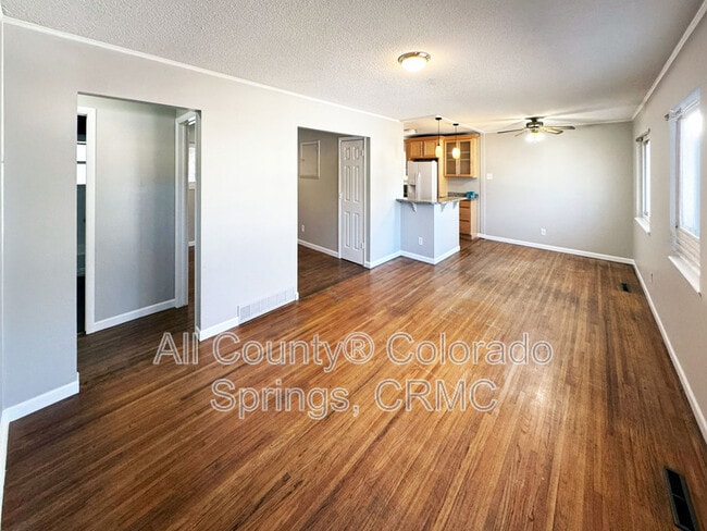 Building Photo - 224 S Garo Ave