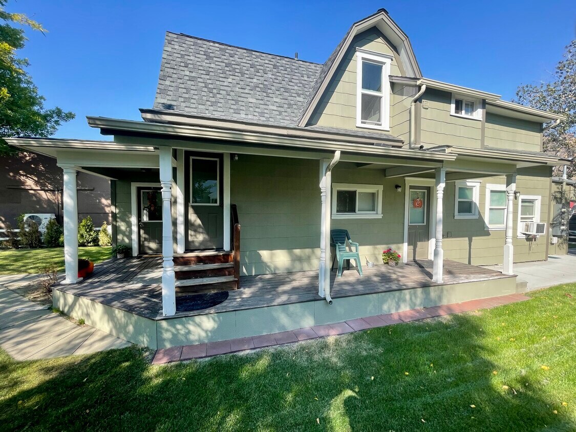 203 S Division St Unit 4, Cashmere, WA 98815 Apartments in Cashmere