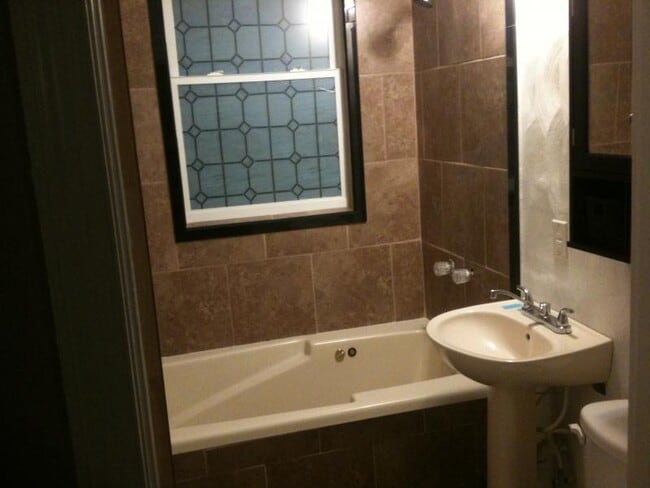 Photo - 6921 Warwick Blvd House