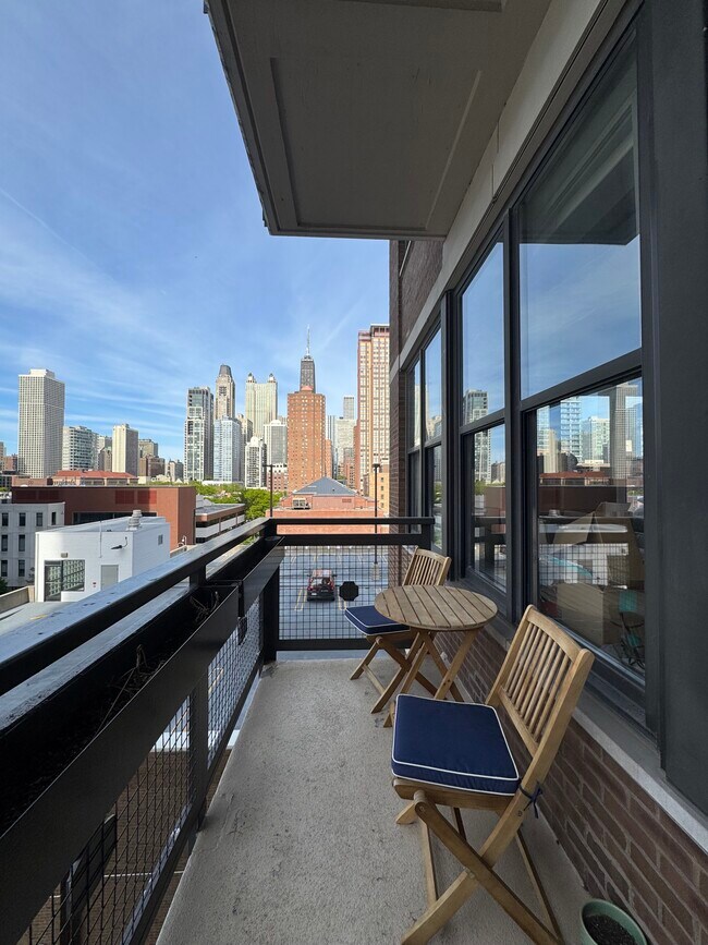 Foto del edificio - 849 N Franklin St