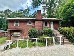 Building Photo - 313 Myles Ave