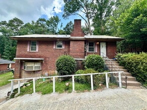 Building Photo - 313 Myles Ave