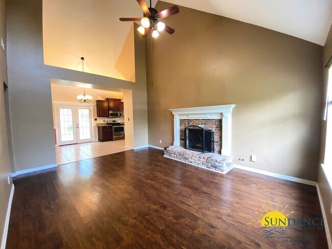 Building Photo - Beautiful 3 Bedroom Home in Willow Bend