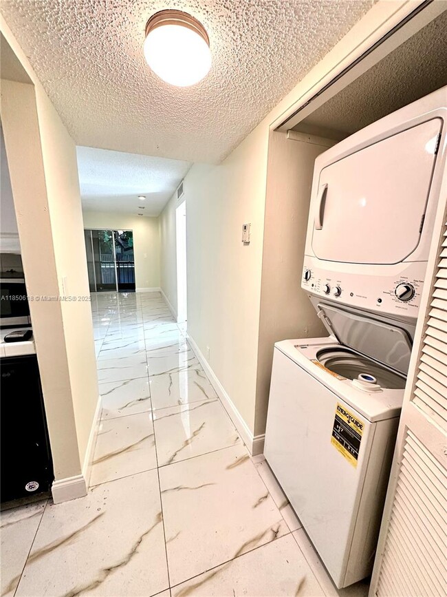 Foto del edificio - 4141 NW 90th Ave
