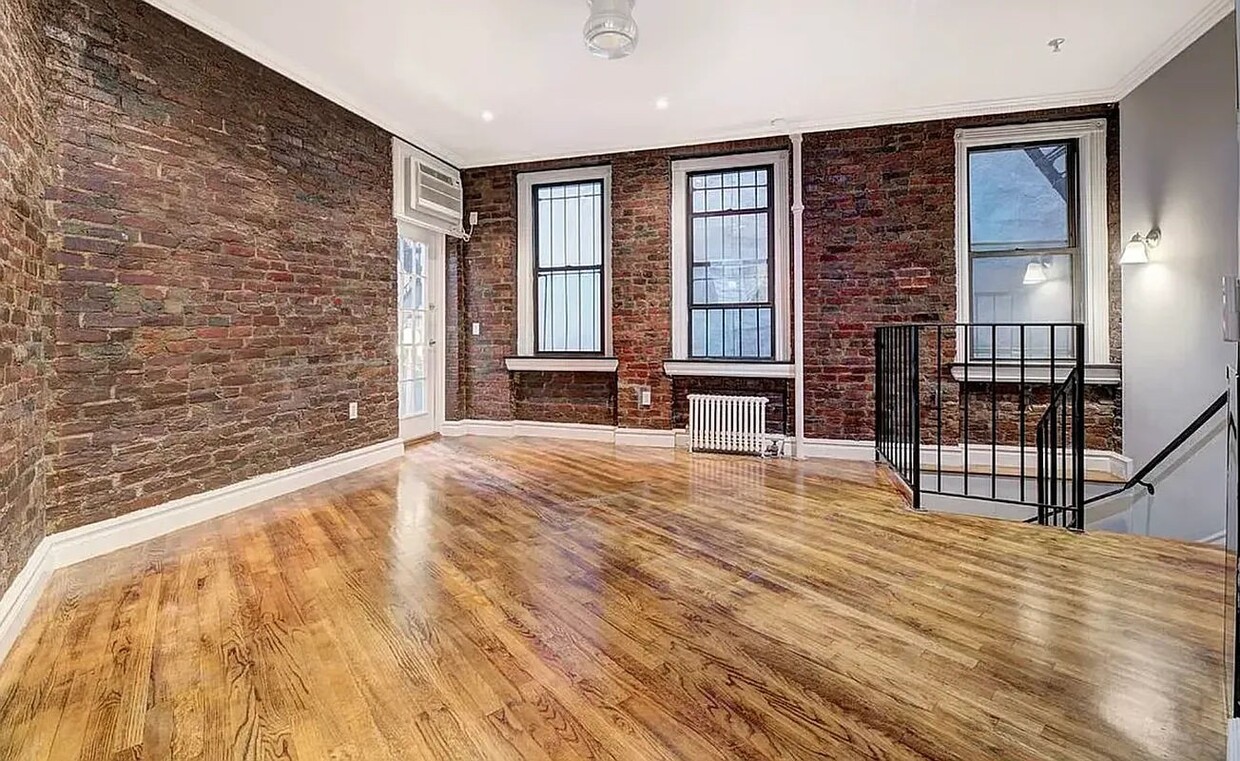 Foto principal - 410 East 13th Street