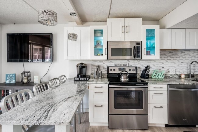 Building Photo - 933 Ocean 207