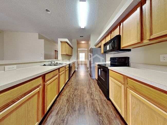 Building Photo - 5631 Ortega Park Blvd