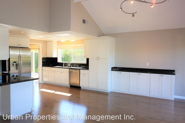 Building Photo - 4 br, 2 bath House - 591 Marlin Court
