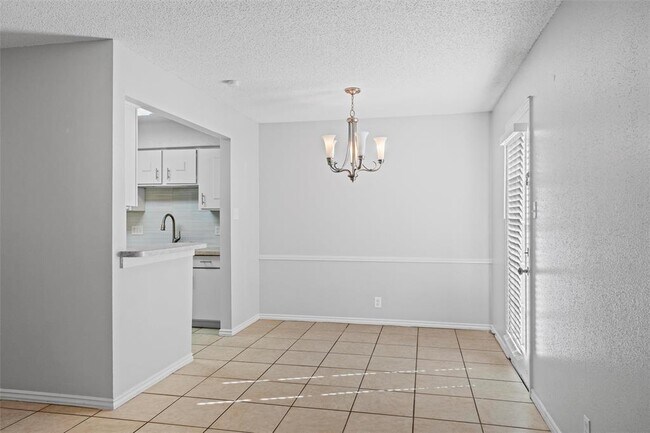 Foto del edificio - 983 Roaring Springs Rd