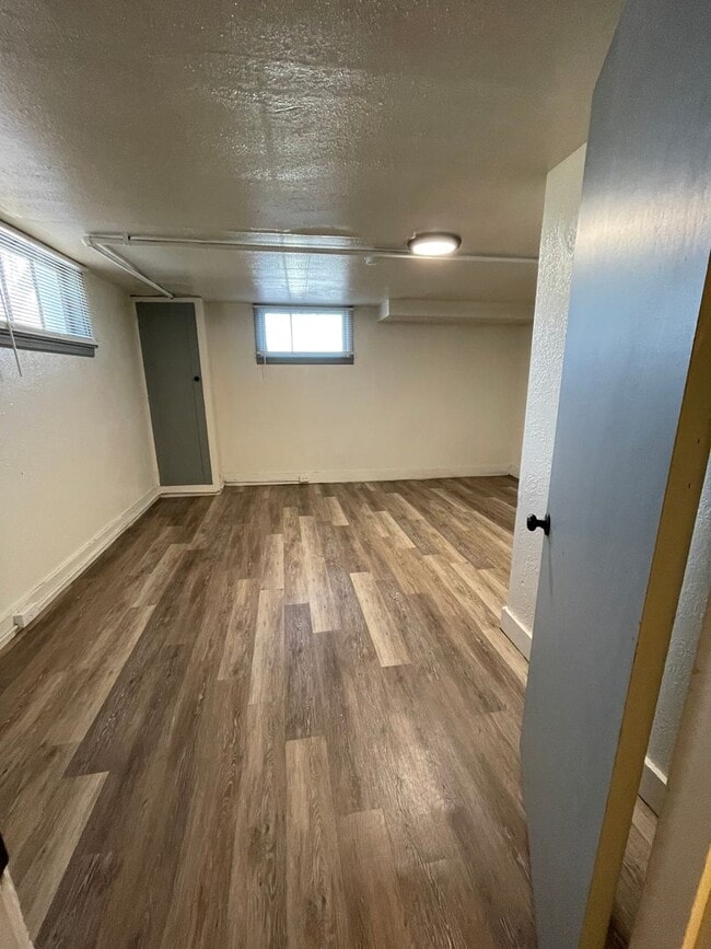 Building Photo - EHN720