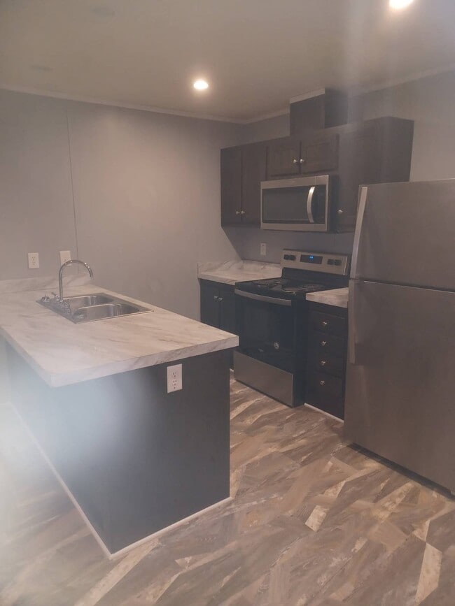 Building Photo - 1214 Roseport Rd