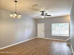 Building Photo - 824 Southern Creek Dr