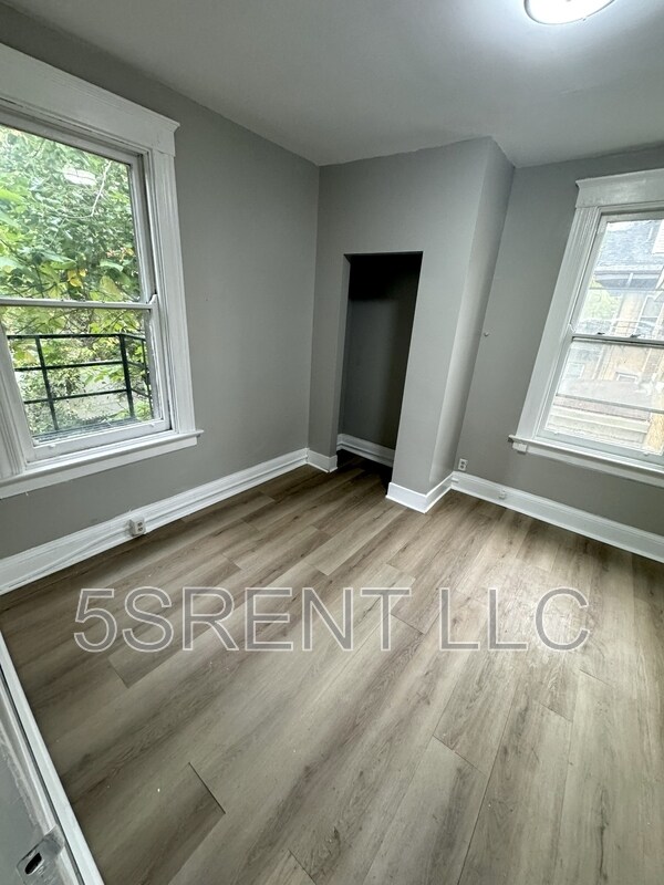 Foto del edificio - 2201 Burnet Ave