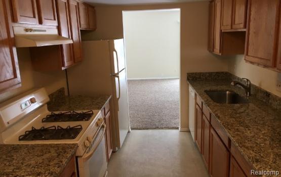 Building Photo - 27153 Farmbrook Villa Dr