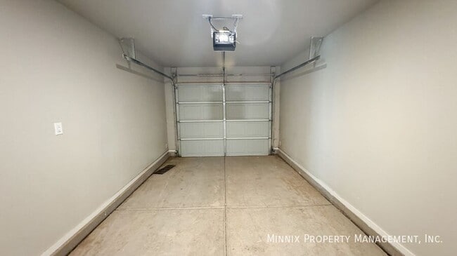 Building Photo - 2105 Kokomo Ave