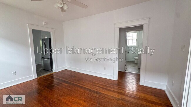 Foto del edificio - 2205 Broadway St
