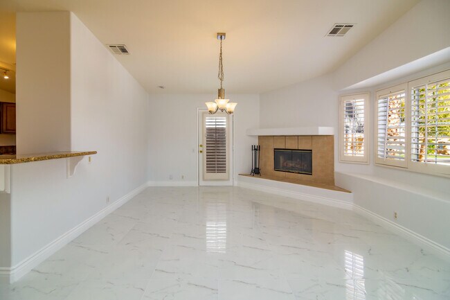 Building Photo - 53045 Avenida Alvarado