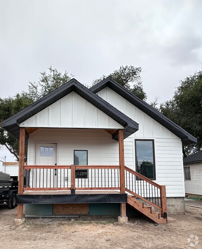 Building Photo - 45 W 400 S