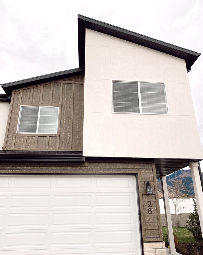 Building Photo - 375 W 100 S
