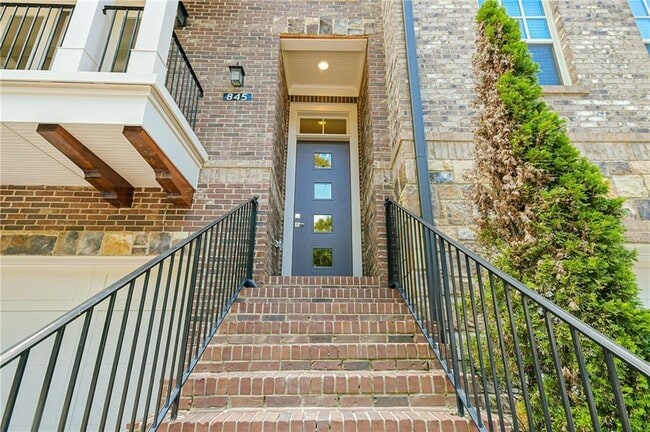Foto del edificio - 845 Canterbury Rd NE