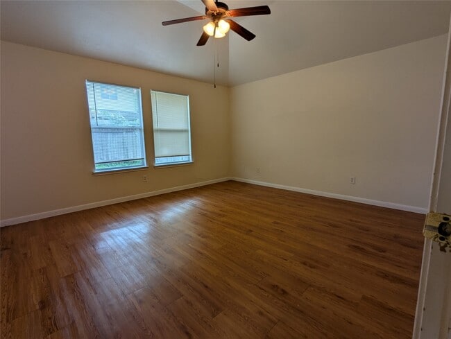 Building Photo - 13831 Maximos Dr