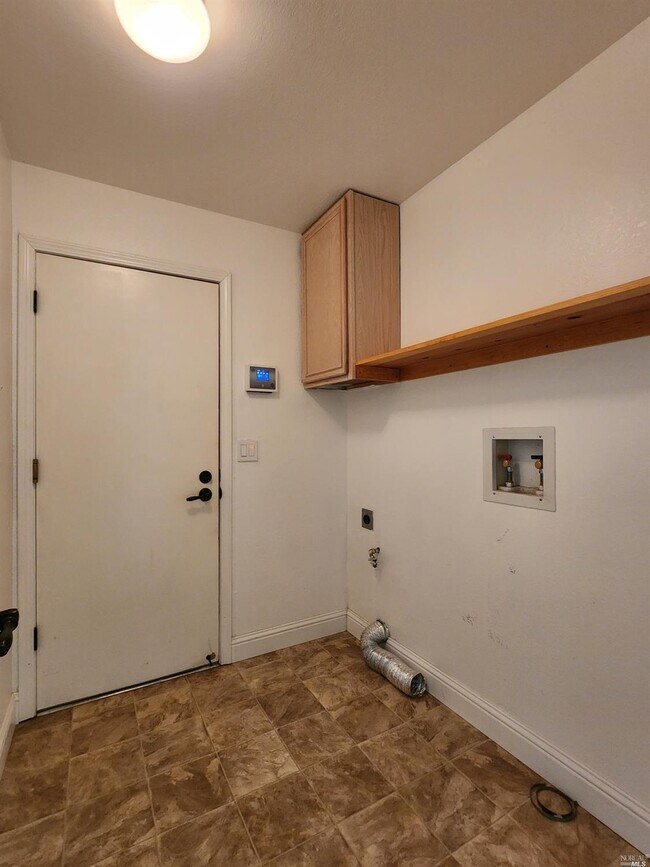 Foto del edificio - 354 Shamrock Ct