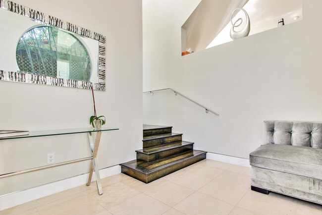 Photo - 8822 Rangely Ave (West Hollywood, CA) Townhome