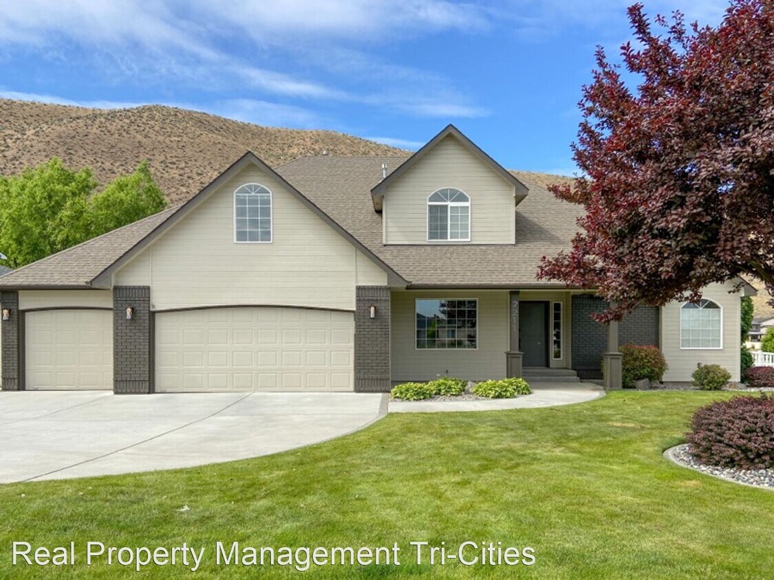 Foto principal - 4 br, 2.5 bath House - 2211 Morency Dr