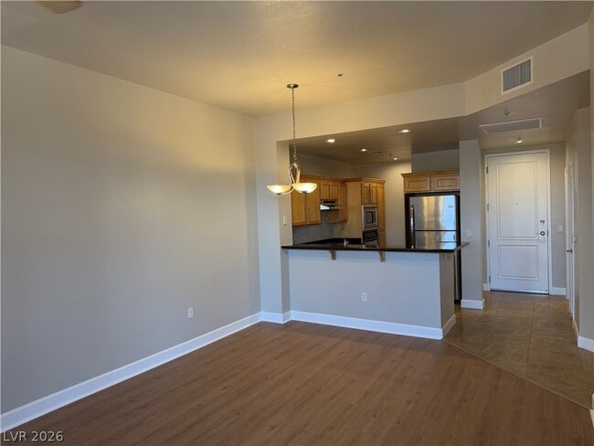 Building Photo - 55 E Agate Ave