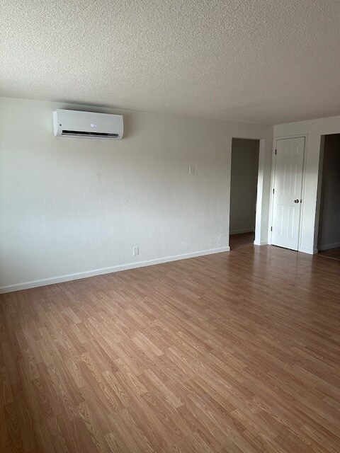 Building Photo - 1733 Crater Lake Ave
